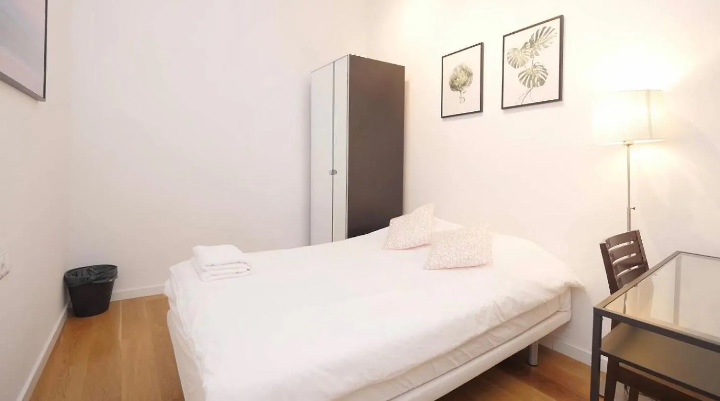 Unique Living Born Apartments & Studios Barcelona 0*,