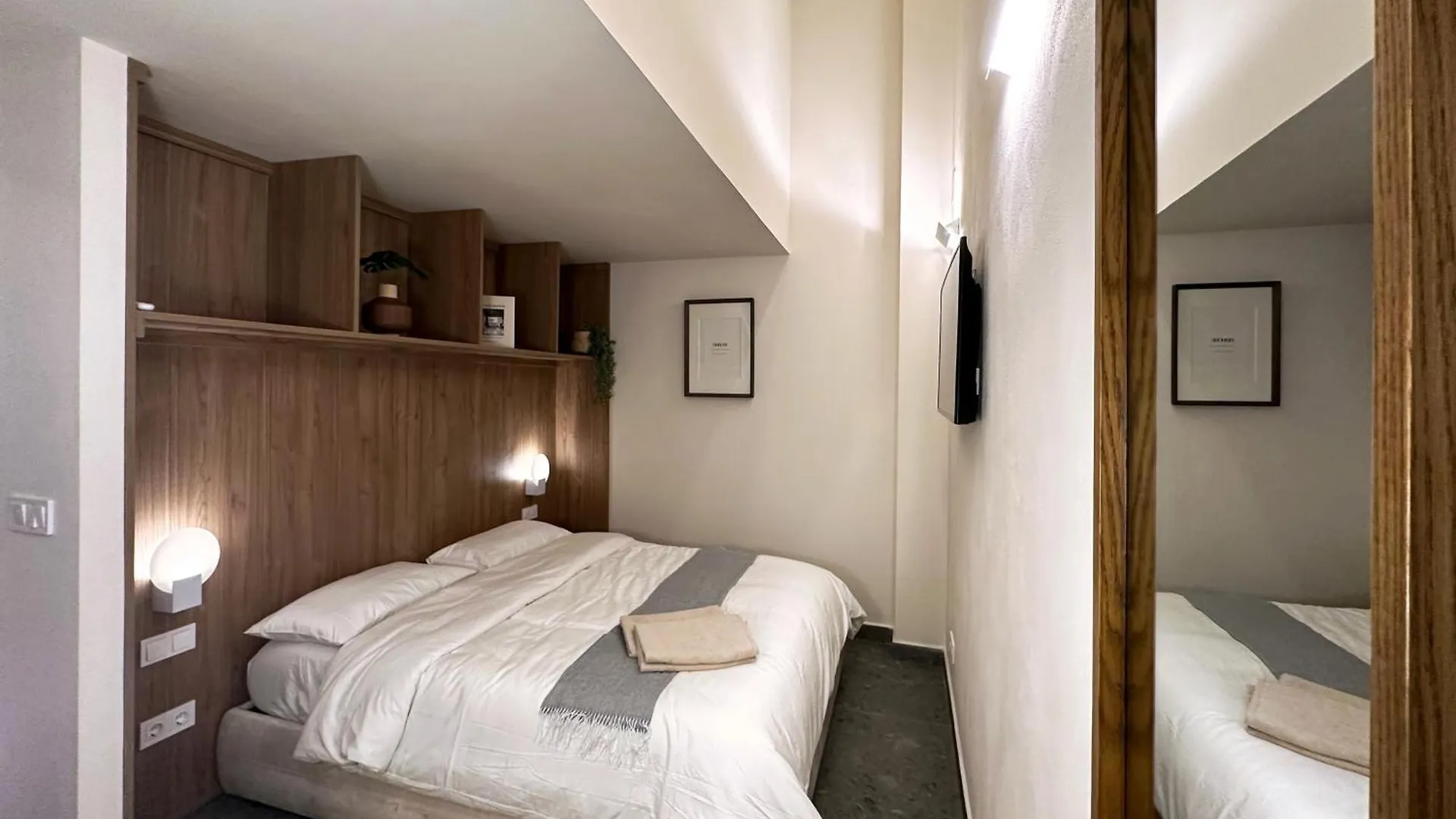 Unique Living Born Apartments & Studios Barcelona 0*,