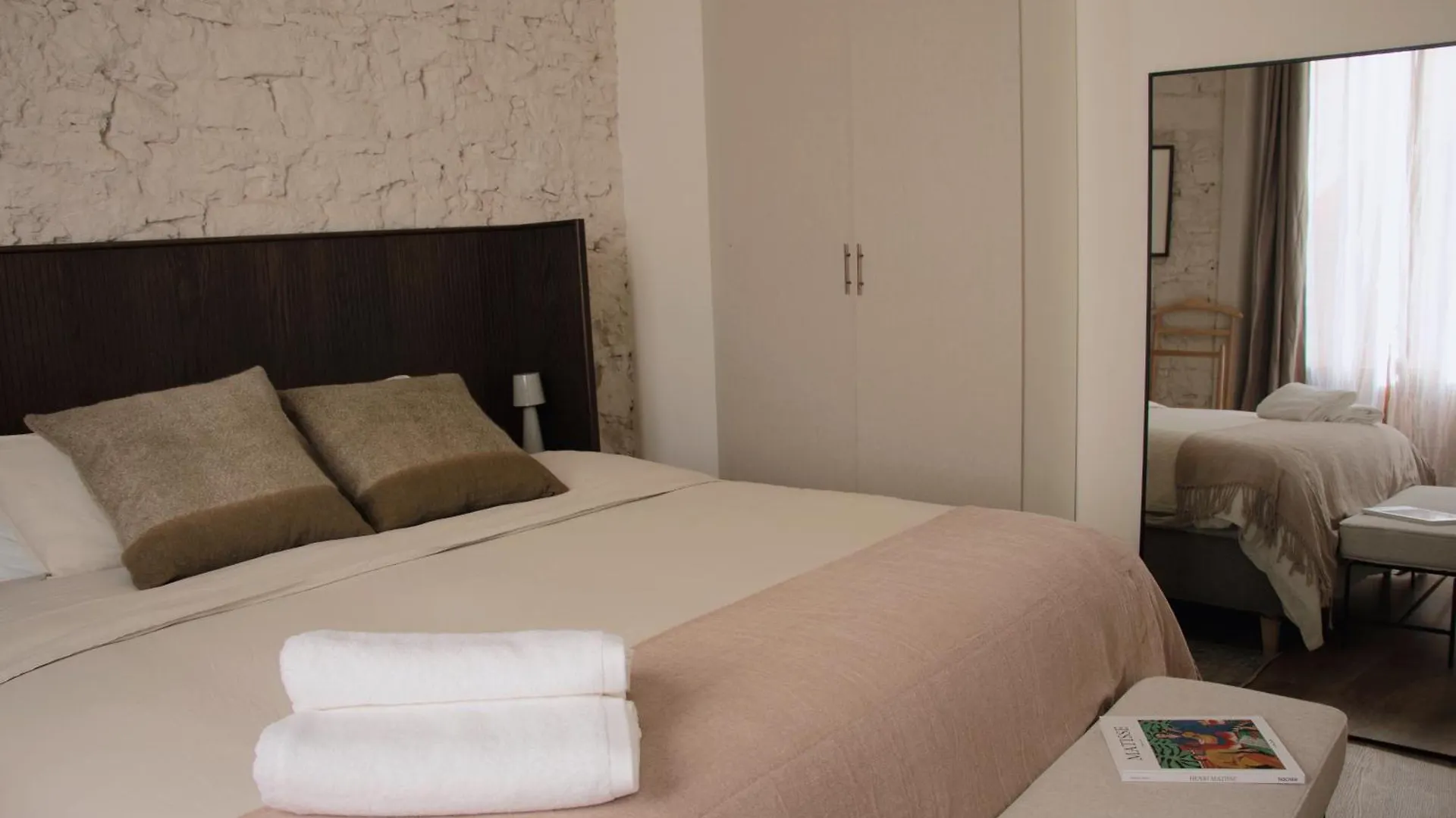 Unique Living Born Apartments & Studios Barcelona