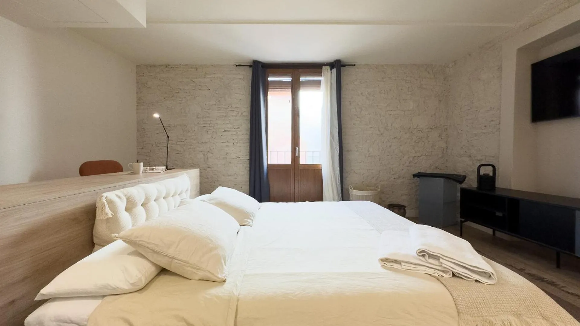 Unique Living Born Apartments & Studios Barcelona